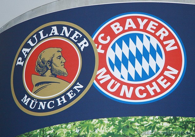 Katrai futbola komandai ir savs alus partneris. Piemēram, futbola komanda FC Bayern Muenchen sadarbojas ar alus darītavu Paulaner Muenchen