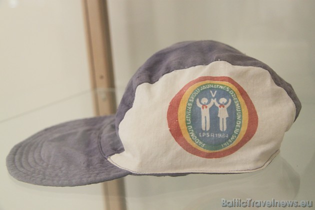 Cepure no Padomju Latvijas skolu jaunatnes dziesmu un deju svētkiem 1984. gadā