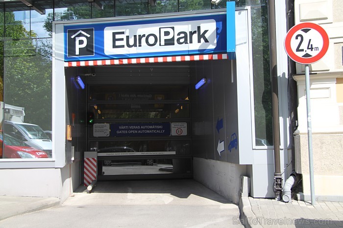 Travelnews.lv redakcijā ir sūdzējušies vairāki autotūristi par SIA «EuroPark Latvia» pakalpojumiem, kuri apkalpo vairāku viesnīcu slēgtās autostāvietas