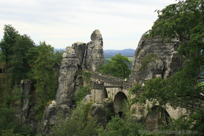 Basteja klintis. Remiro Travel piedāvā braucienus 2013. gada jūlijā un augustā uz Saksijas un Bohēmijas Šveici. Foto: www.remirotravel.lv