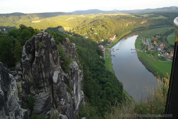 Basteja klintis Elbas krastos. Remiro Travel piedāvā braucienus 2013. gada jūlijā un augustā uz Saksijas un Bohēmijas Šveici. Foto: www.remirotravel.lv