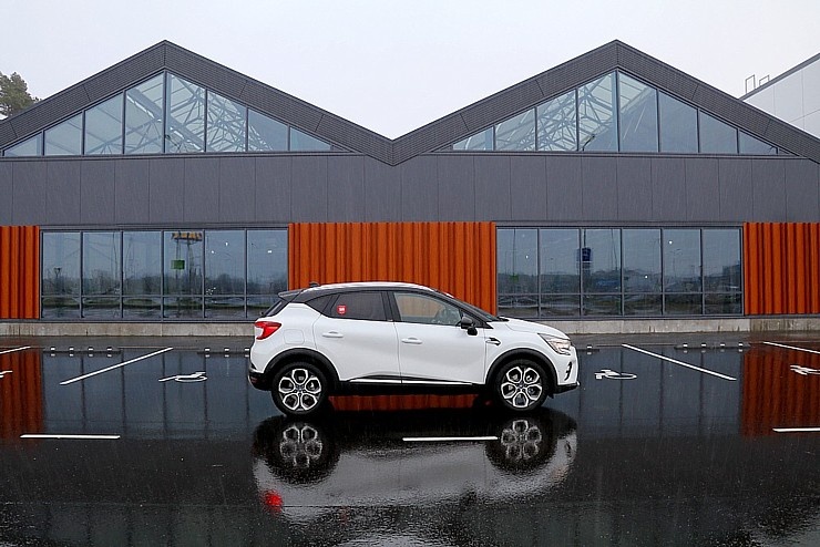 Travelnews.lv ar jauno «Renault Captur intens e-tech 160 plug-in hybrid» apceļo Latviju 294958