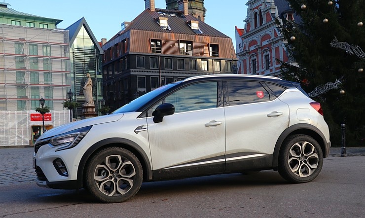 Travelnews.lv ar jauno «Renault Captur intens e-tech 160 plug-in hybrid» apceļo Latviju 294968