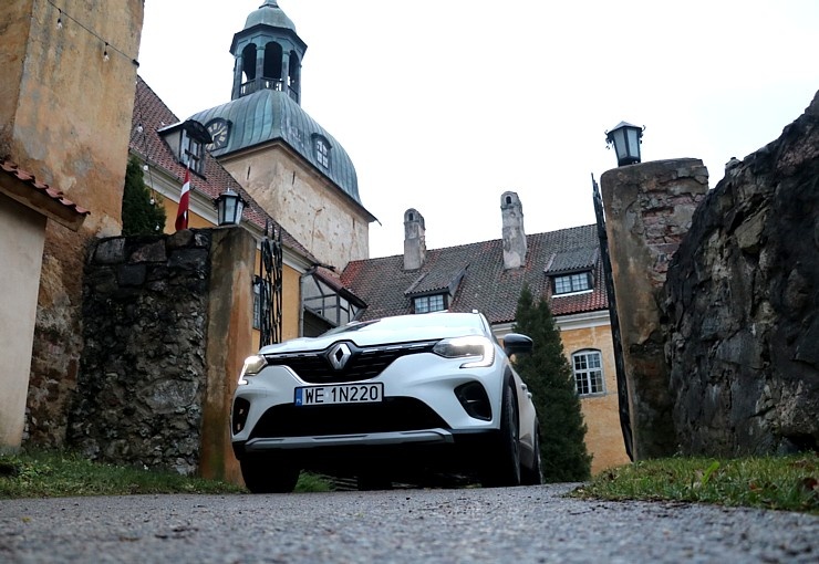 Travelnews.lv ar jauno «Renault Captur intens e-tech 160 plug-in hybrid» apceļo Latviju 294970