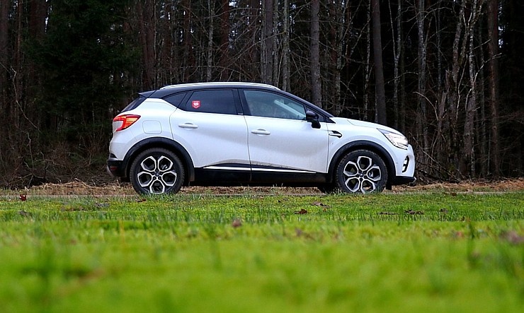 Travelnews.lv ar jauno «Renault Captur intens e-tech 160 plug-in hybrid» apceļo Latviju 294973
