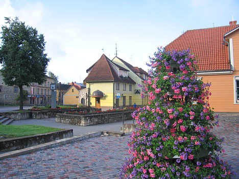 Cēsis ir ne tikai viena no Latvijas senākajām pilsētām, bet arī viena no skaistākajām un latviskākajām 15816