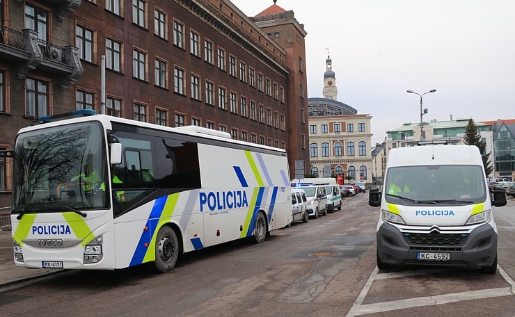 Rīgā norisinājās vairāki protesti pret ierobežojumiem 295459