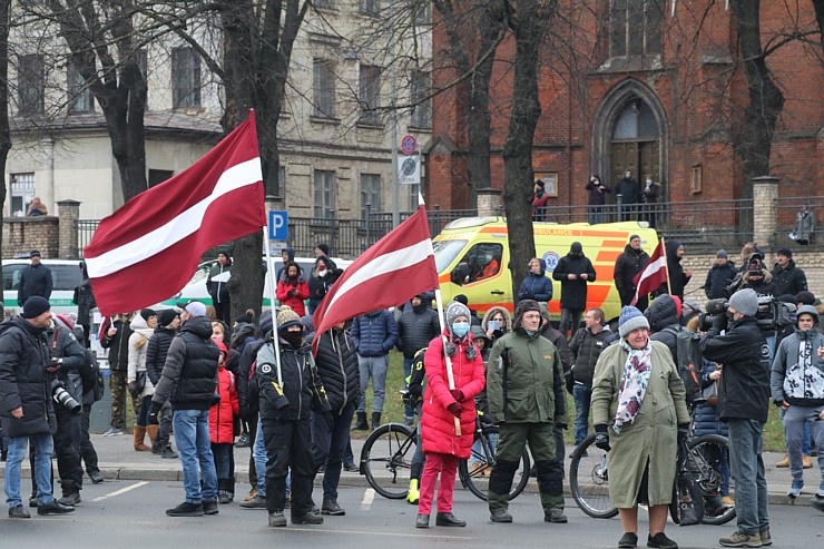 Rīgā norisinājās vairāki protesti pret ierobežojumiem 295467
