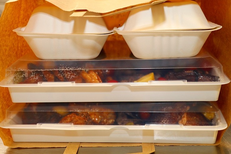 Rīgas restorāna «Čarlstons» pusdienu piedāvājumi lido ārā kā karsti pīrādziņi 295633