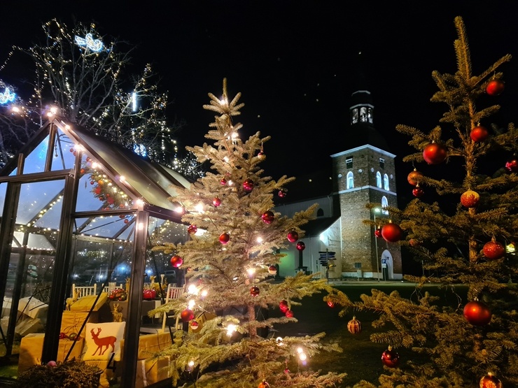 Vidzemes pilsēta Valmiera pošas Ziemassvētkiem. Foto: Valmieras pilsētas pašvaldība un Vija Zvejniece 295646