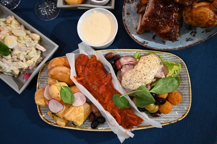 Restorāns «Hercogs Mārupe» ir viens no retajiem Pierīgā, kas pandemijas laikā var lepoties ar bagātīgu ēdienkarti 296546