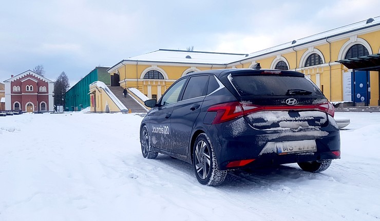 Travelnews.lv apceļo Kurzemi un Latgali ar jauno «Hyundai i20 1.0 T-GDI 48V» 297313