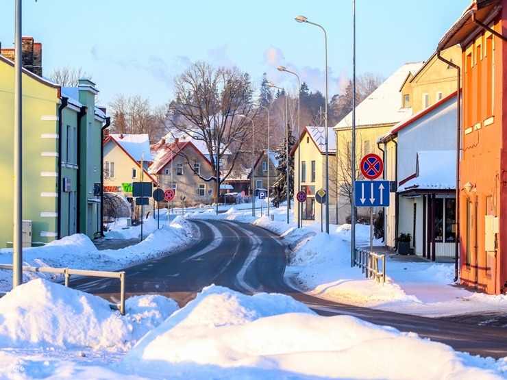 Madona ieslīgst ziemas apskāvienos. Foto: Madona.lv 297628