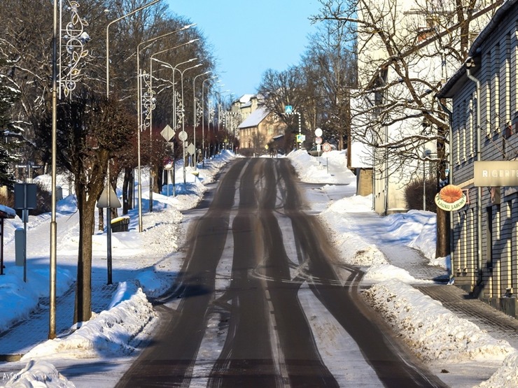 Madona ieslīgst ziemas apskāvienos. Foto: Madona.lv 297636