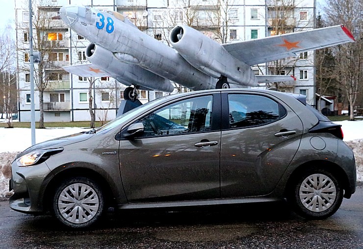 Travelnews.lv sadarbībā ar auto nomu «Sixt Latvija» apceļo Pierīgu ar jauno «Toyota Yaris Hybrid» 298000
