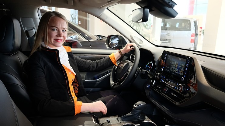 «Sixt Latvija» saņem jaunas «Amserv Motors» automašīnas «Toyota Highlander 2.5 Hybrid AWD Executive» 298490
