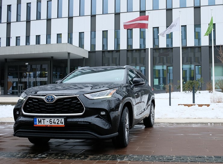 «Sixt Latvija» saņem jaunas «Amserv Motors» automašīnas «Toyota Highlander 2.5 Hybrid AWD Executive» 298504