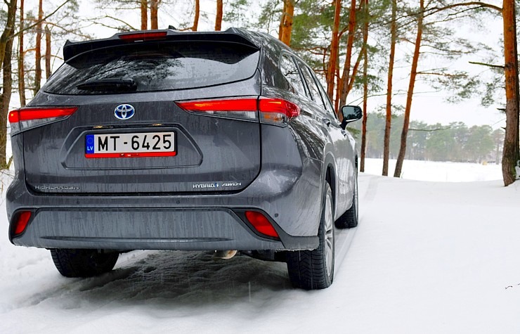 «Sixt Latvija» saņem jaunas «Amserv Motors» automašīnas «Toyota Highlander 2.5 Hybrid AWD Executive» 298496