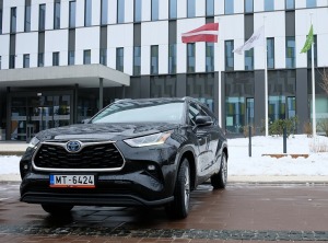 «Sixt Latvija» saņem jaunas «Amserv Motors» automašīnas «Toyota Highlander 2.5 Hybrid AWD Executive» 15