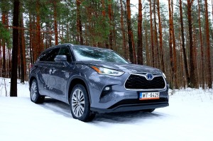 «Sixt Latvija» saņem jaunas «Amserv Motors» automašīnas «Toyota Highlander 2.5 Hybrid AWD Executive» 6