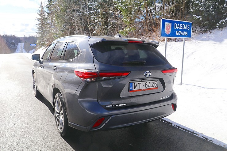 Sadarbībā ar auto nomu «Sixt Latvija» izbaudam ceļojumu ar «Toyota Highlander 2.5 Hybrid AWD Executive» 298746