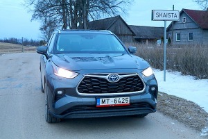 Sadarbībā ar auto nomu «Sixt Latvija» izbaudam ceļojumu ar «Toyota Highlander 2.5 Hybrid AWD Executive» 19