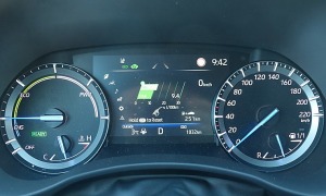 Sadarbībā ar auto nomu «Sixt Latvija» izbaudam ceļojumu ar «Toyota Highlander 2.5 Hybrid AWD Executive» 42