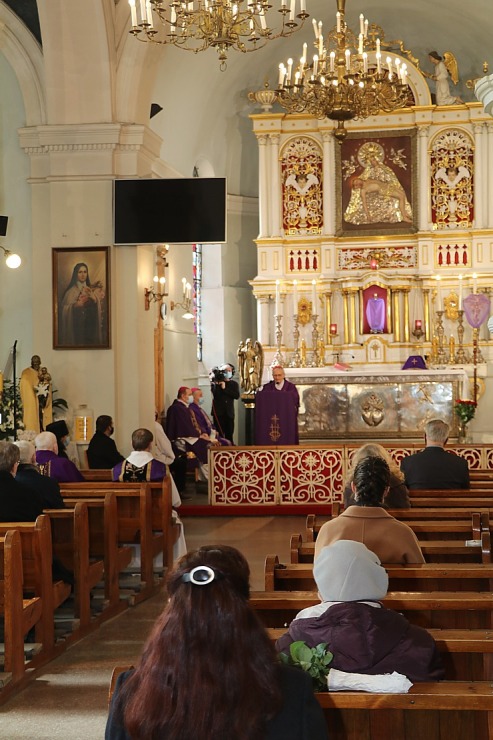 Kardināls Jānis Pujāts ar Svēto Misi Sāpju Dievmātes baznīcā atzīmē 70 darba gadu jubileju 298793