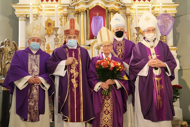 Kardināls Jānis Pujāts ar Svēto Misi Sāpju Dievmātes baznīcā atzīmē 70 darba gadu jubileju 298782