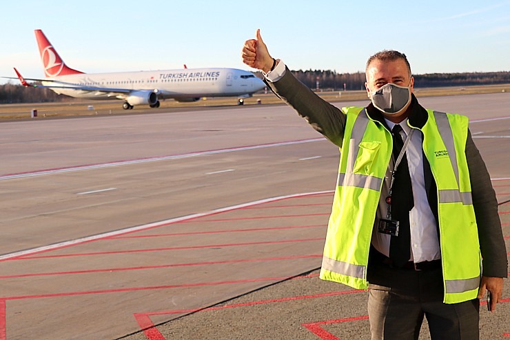 Pēc 375 dienu prombūtnes lidsabiedrības «Turkish Airlines» lidmašīna ir atkal Rīgas lidostā 299132