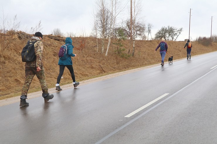 Travelnews.lv dodas 28 km pārgājienā Gārsenes apkārtnē 3.daļa 299480