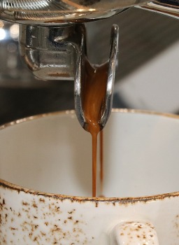 Ja esi Rīgā uz Kr.Valdemāra ielas, tad gardu «Paulig» zīmola kafiju baudi «Moltto Coffee» līdzņemšanai 13