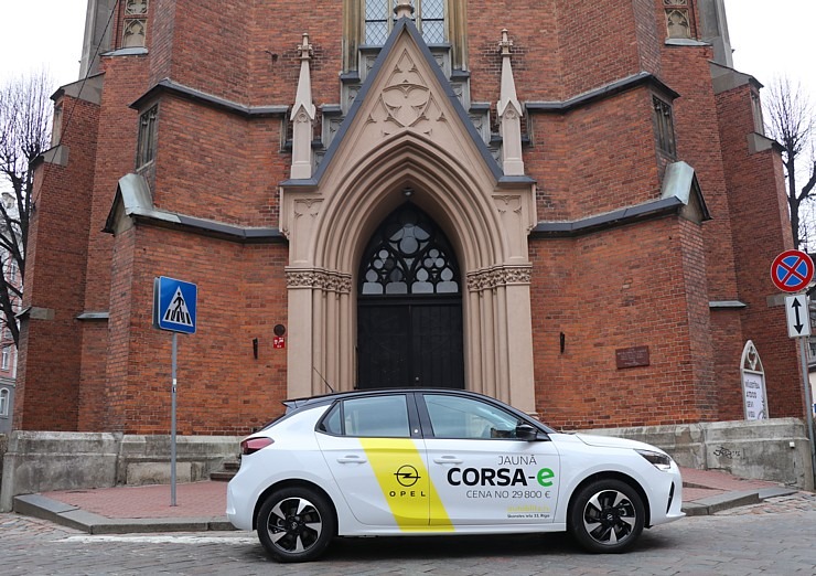 Travelnews.lv ar jauno elektrisko vāģi «Opel Corsa-e» apceļo Vidzemi 299824