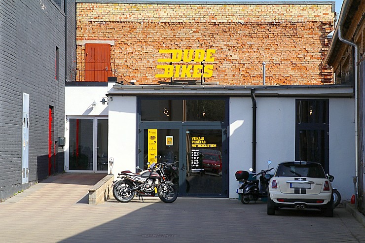 Travelnews.lv apmeklē pilsētas motociklu tirgotavu «Dude Bikes» Rīgā 300097