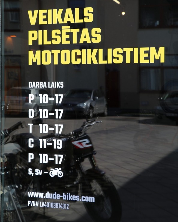 Travelnews.lv apmeklē pilsētas motociklu tirgotavu «Dude Bikes» Rīgā 300099