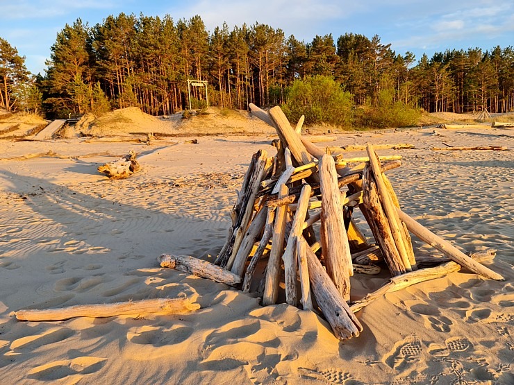 Travelnews.lv pirmo reizi apmeklē Gaujas ietekas labo krastu un Rīgas jūras līča pludmali saulrietā 301291