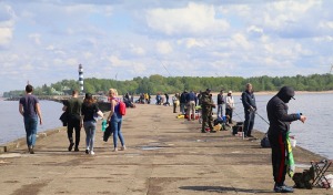 Travelnews.lv apmeklē Rietumu molu, Daugavgrīvas bāku un piedzīvo reņģu ķeršanu 19