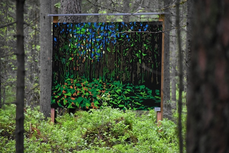 Tūristi Baldones mežā var aplūkot gleznas «Meža galerijā» 301751