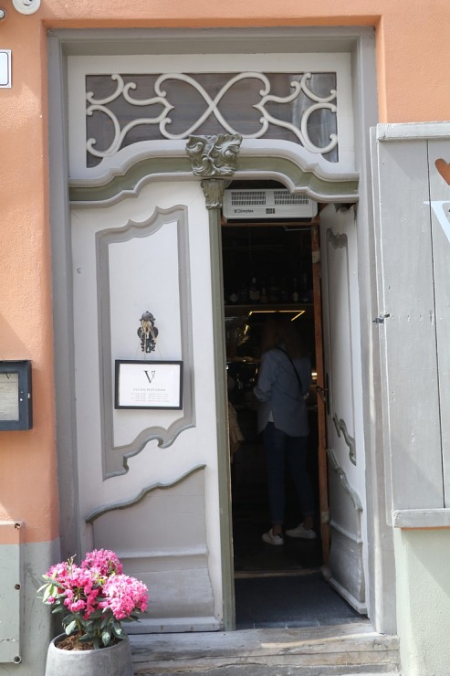 Travelnews.lv apciemo Tallinu un izveido vairāk nekā 50 vecpilsētas durvju kolekciju 302569