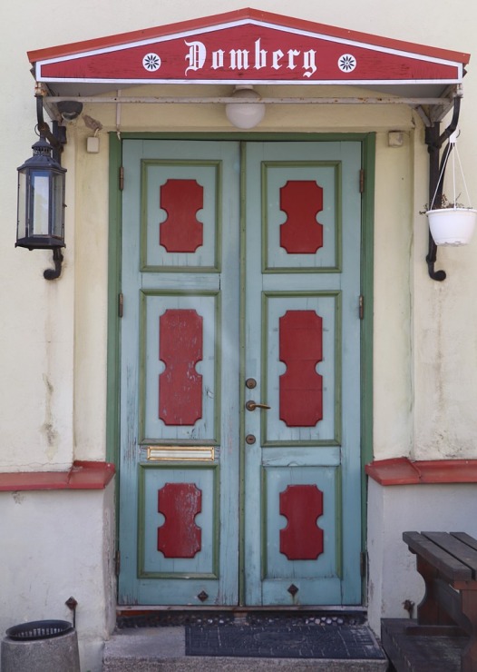 Travelnews.lv apciemo Tallinu un izveido vairāk nekā 50 vecpilsētas durvju kolekciju 302555