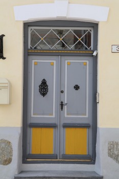 Travelnews.lv apciemo Tallinu un izveido vairāk nekā 50 vecpilsētas durvju kolekciju 19
