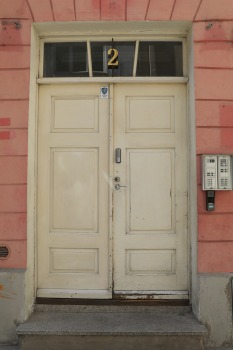 Travelnews.lv apciemo Tallinu un izveido vairāk nekā 50 vecpilsētas durvju kolekciju 25