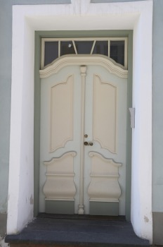 Travelnews.lv apciemo Tallinu un izveido vairāk nekā 50 vecpilsētas durvju kolekciju 28