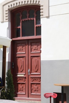 Travelnews.lv apciemo Tallinu un izveido vairāk nekā 50 vecpilsētas durvju kolekciju 52
