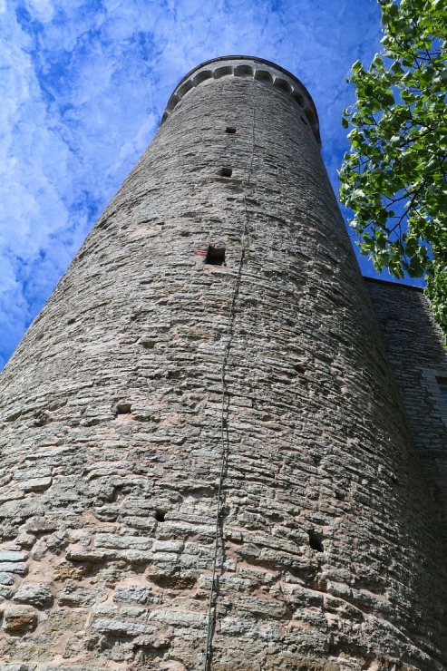 Travelnews.lv fotopiezīmes: Tallinas vecpilsēta slavējas ar viduslaiku torņiem 302755