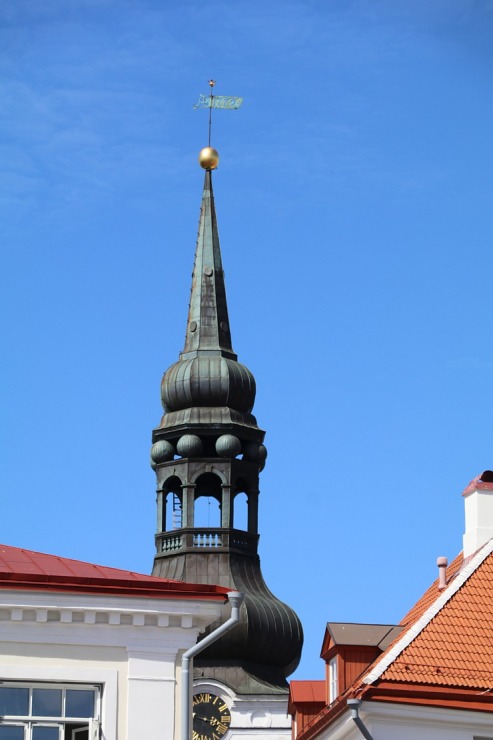 Travelnews.lv fotopiezīmes: Tallinas vecpilsēta slavējas ar viduslaiku torņiem 302760