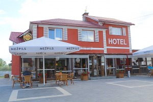Travelnews.lv izbauda Alūksnes viesnīcas «Hotel Jolanta» restorāna svinīgas vakariņas 1