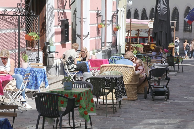 Tallinas restorāni, bāri un kafejnīcas nepacietīgi gaida viesus 303025