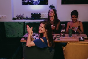 Ar krāšņu ballīti Rīgā tiek atklāts restorāns «Principal» 23