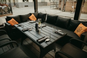 Ar krāšņu ballīti Rīgā tiek atklāts restorāns «Principal» 4